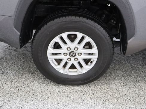 Used 2022 Toyota Tundra SR5 w/ SR5 Premium Package AWD/4WD image 6