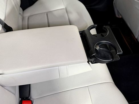 Used 2016 Mercedes-Benz E 350 4MATIC Luxury Wagon image 38