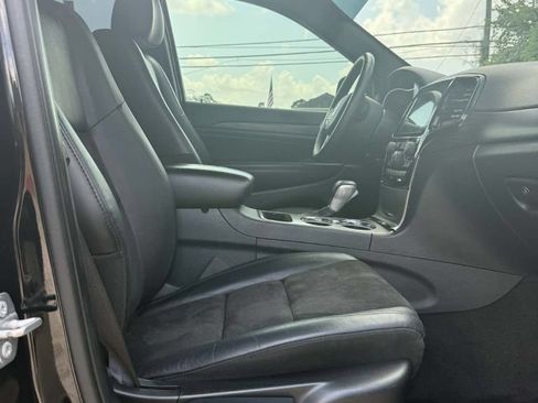 Used 2019 Jeep Grand Cherokee Altitude RWD image 14