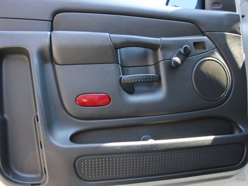 Used 2004 Dodge Ram 1500 Truck ST RWD image 12