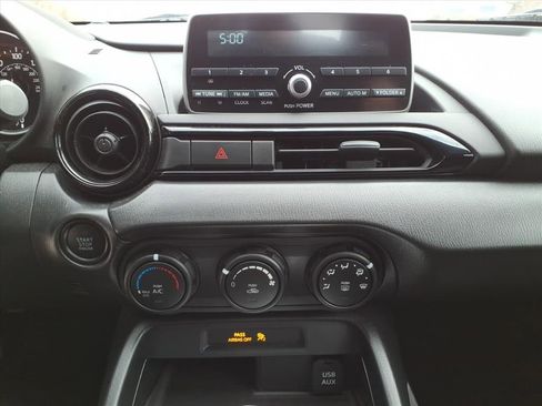 Used 2016 MAZDA MX-5 Miata Sport image 21