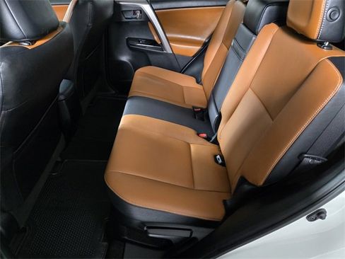 Used 2018 Toyota RAV4 Limited w/ Advanced Technology Package image 15