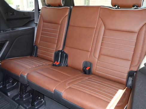 Used 2023 GMC Yukon Denali Ultimate AWD/4WD image 7