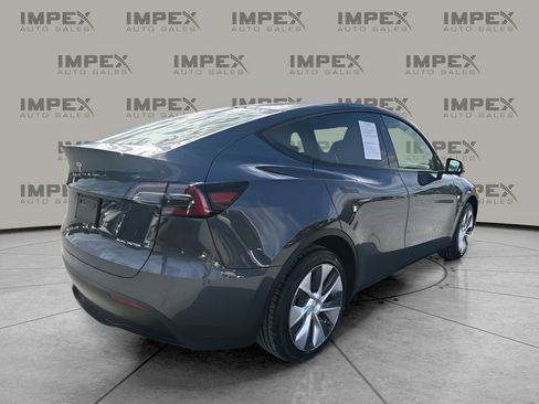 Used 2023 Tesla Model Y Long Range image 5