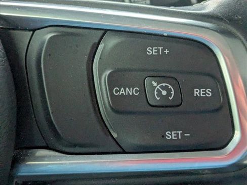 Used 2020 Jeep Wrangler Unlimited Sahara image 12