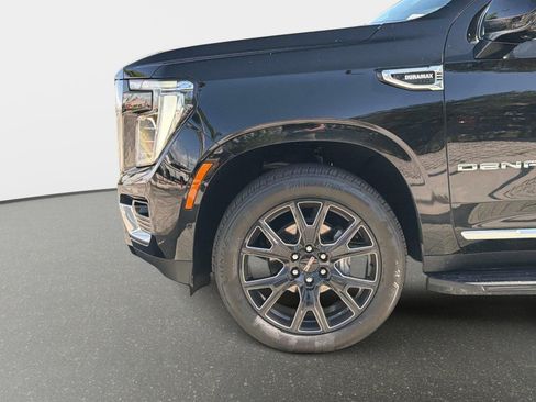 Used 2026 GMC Yukon Denali w/ Advanced Technology Package AWD/4WD image 12