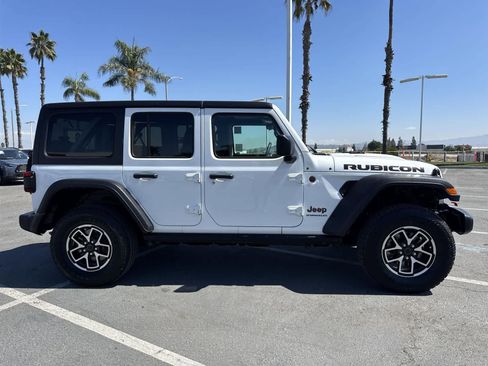 Used 2024 Jeep Wrangler Unlimited Rubicon image 3