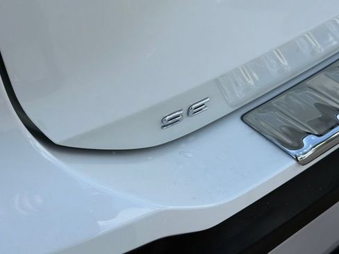 Used 2026 Volkswagen Tiguan SE FWD image 14
