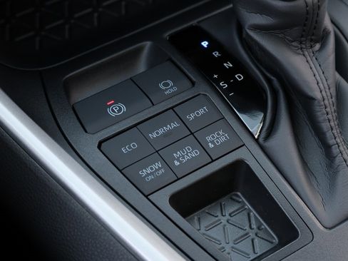 Certified 2025 Toyota RAV4 XLE image 24