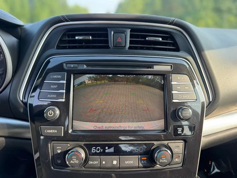 Used 2023 Nissan Maxima SV w/ Floor Mat Group FWD image 16
