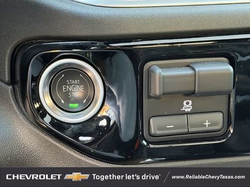 Used 2025 Chevrolet Silverado 1500 High Country w/ High Country Premium Package AWD/4WD image 21