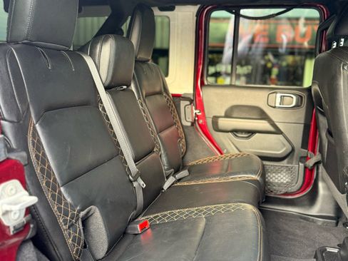 Used 2021 Jeep Wrangler Unlimited Sahara image 13