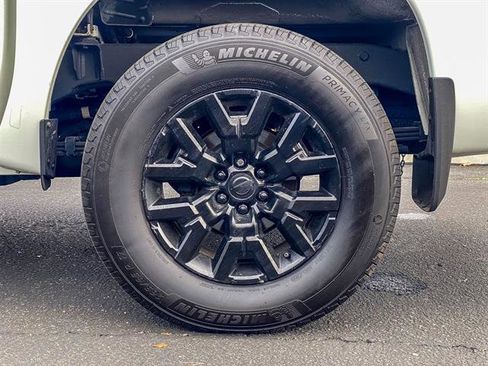 Used 2023 Nissan Frontier SV w/ SV Convenience Package image 10