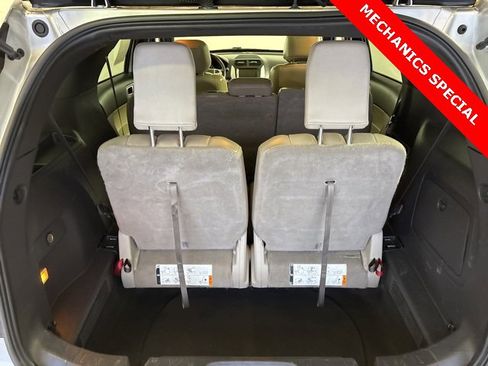 Used 2015 Ford Explorer XLT w/ Equipment Group 202B image 8