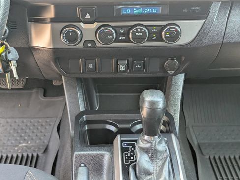 Used 2019 Toyota Tacoma SR5 AWD/4WD image 20