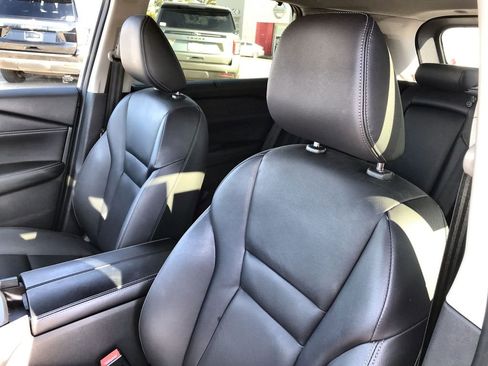 Used 2025 Nissan Rogue SL w/ Tech Package image 11