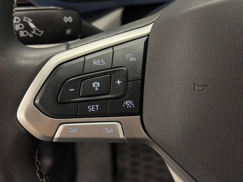 Used 2024 Volkswagen Taos SE AWD/4WD image 15