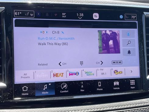 Used 2025 Chrysler Pacifica Limited FWD image 39