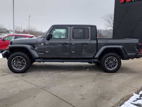 Used 2021 Jeep Gladiator Overland w/ Uconnect 4C Nav & Sound Group image 18