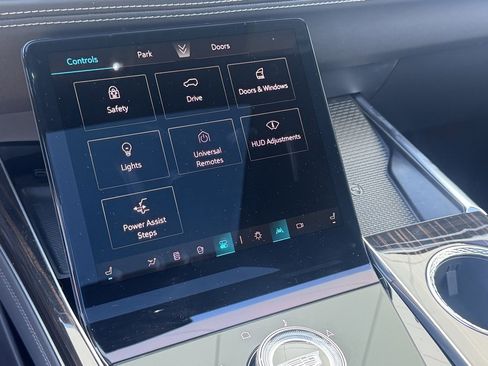 New 2026 Cadillac Escalade ESV Luxury w/ LPO, Radiant Package image 32