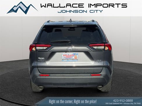 Used 2021 Toyota RAV4 XLE w/ Convenience Package image 4