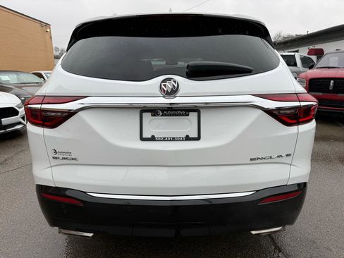 Used 2018 Buick Enclave Essence image 10