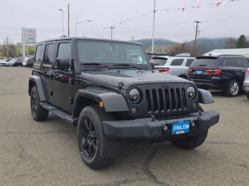 Used 2014 Jeep Wrangler Unlimited Sahara w/ Dual Top Group image 7