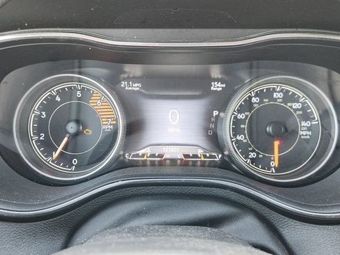 Used 2019 Jeep Cherokee Limited FWD image 13