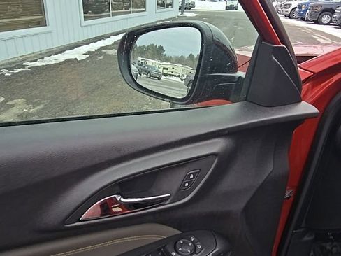 Used 2024 Chevrolet Trax ACTIV image 7