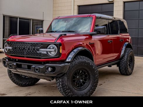 Used 2025 Ford Bronco Badlands image 5