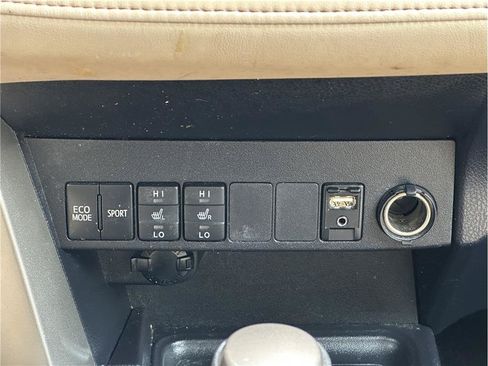 Used 2015 Toyota RAV4 Limited AWD/4WD image 25