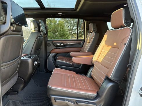 Used 2024 GMC Yukon XL Denali Ultimate image 14