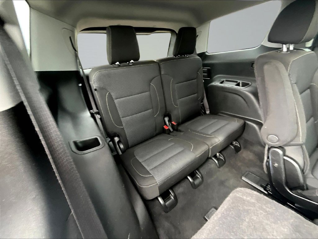 Used 2023 GMC Acadia SLE FWD image 31