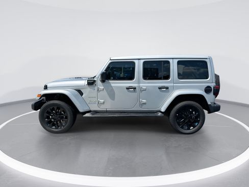 Used 2023 Jeep Wrangler Unlimited Sahara AWD/4WD image 6
