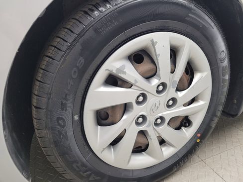 Used 2018 Hyundai Elantra SE FWD image 31