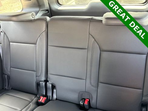 Used 2024 Chevrolet Suburban Z71 w/ Off-Road Capability Package image 39