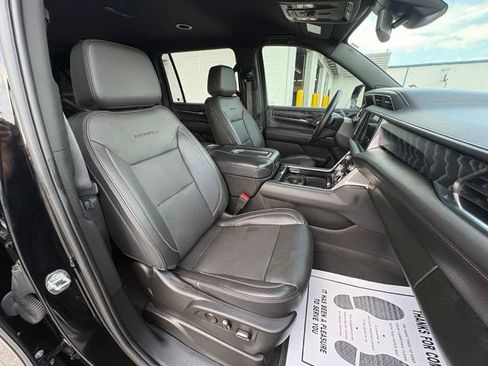 Used 2023 GMC Yukon XL Denali AWD/4WD image 29