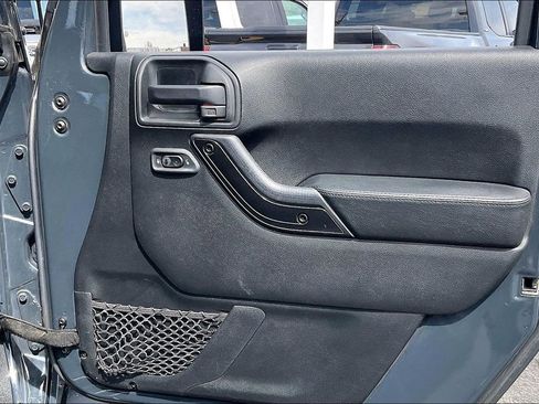 Used 2017 Jeep Wrangler Unlimited Sahara AWD/4WD image 23