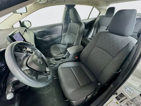 Used 2025 Toyota Corolla LE image 13