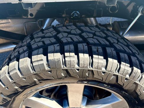 Used 2015 Ford F150 Lariat image 17