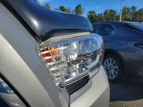 Used 2019 Toyota Tacoma TRD Off-Road image 10