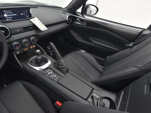 New 2026 MAZDA MX-5 Miata RF Grand Touring w/ Appearance Package RWD image 30