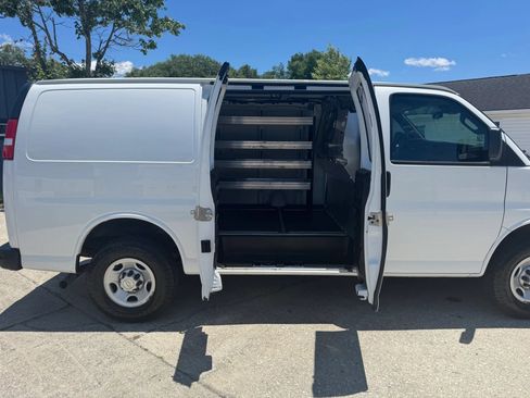 Used 2020 Chevrolet Express 2500 w/ Driver Convenience Package RWD image 20
