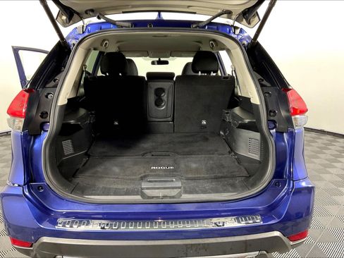 Used 2018 Nissan Rogue SV w/ Premium Package AWD/4WD image 36