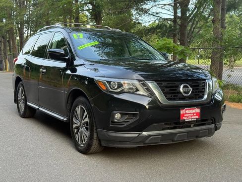 Used 2017 Nissan Pathfinder SL w/ SL Premium Package FWD image 3