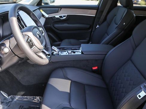 Used 2025 Volvo XC90 B6 Plus w/ Protection Package Premier AWD/4WD image 20