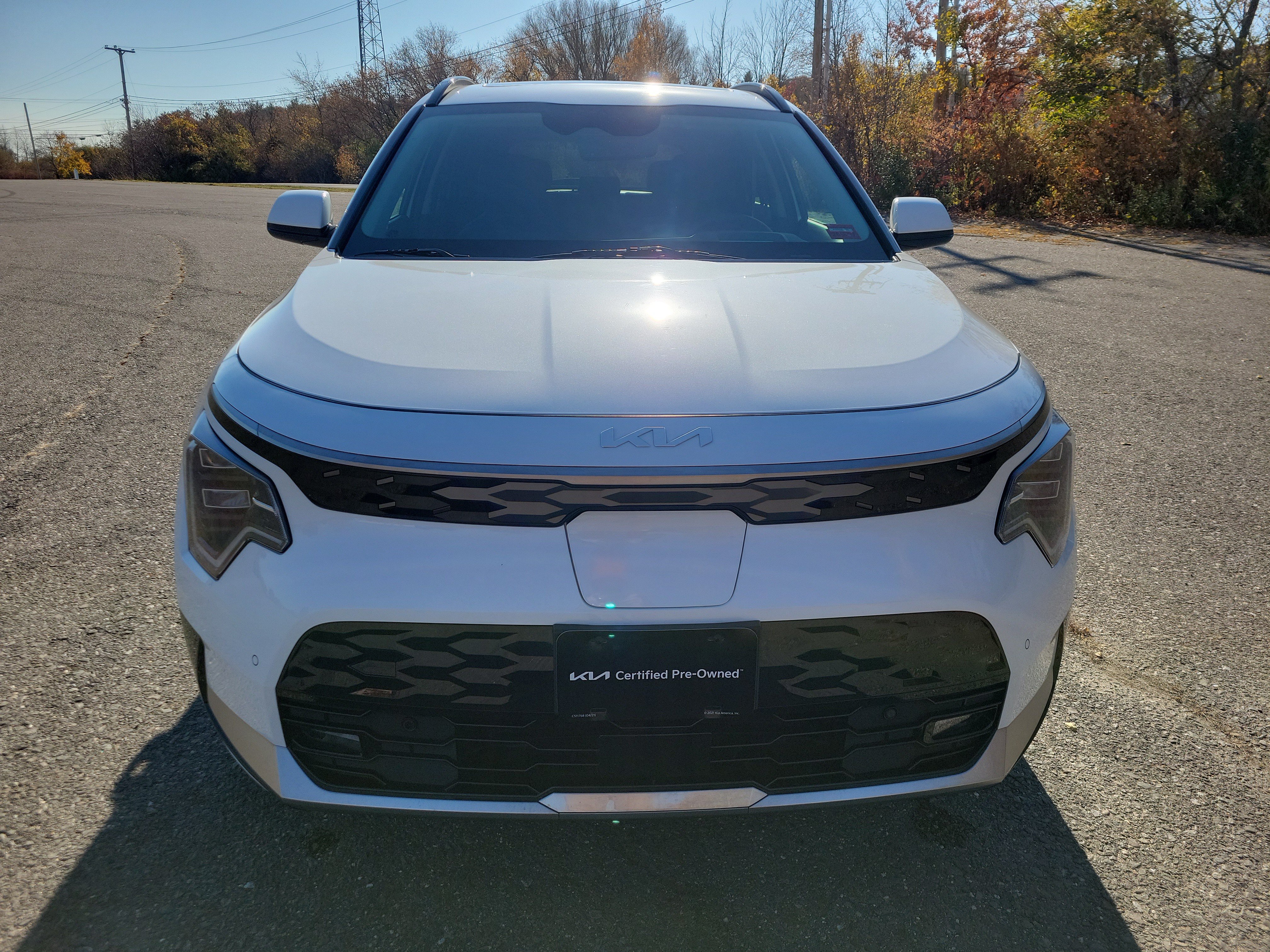 Used 2023 Kia Niro Wave w/ Wave Preserve Package FWD image 2