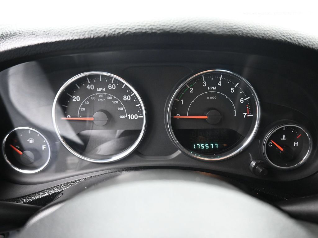 Used 2012 Jeep Wrangler Unlimited Sahara AWD/4WD image 13