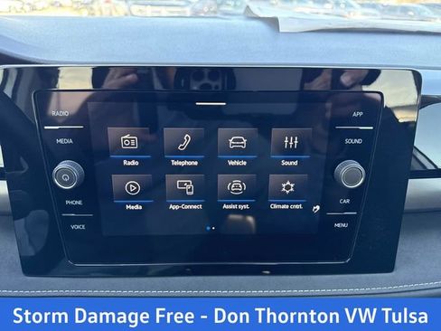 New 2026 Volkswagen Taos SE FWD image 18
