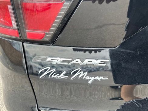 Used 2018 Ford Escape SE image 24